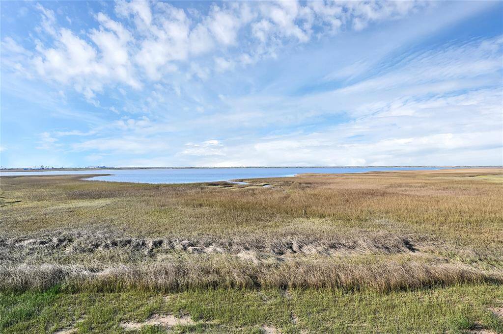 .6 acres Lot