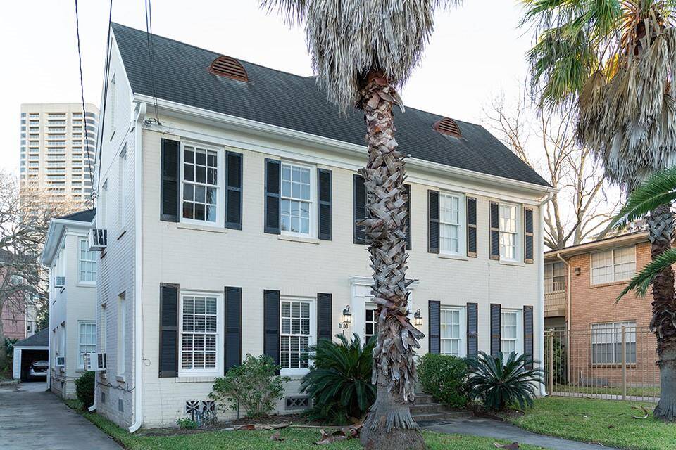 Nestled in the shadows of the renowned Texas Medical Center, this handsome brick four-plex is in terrific condition.