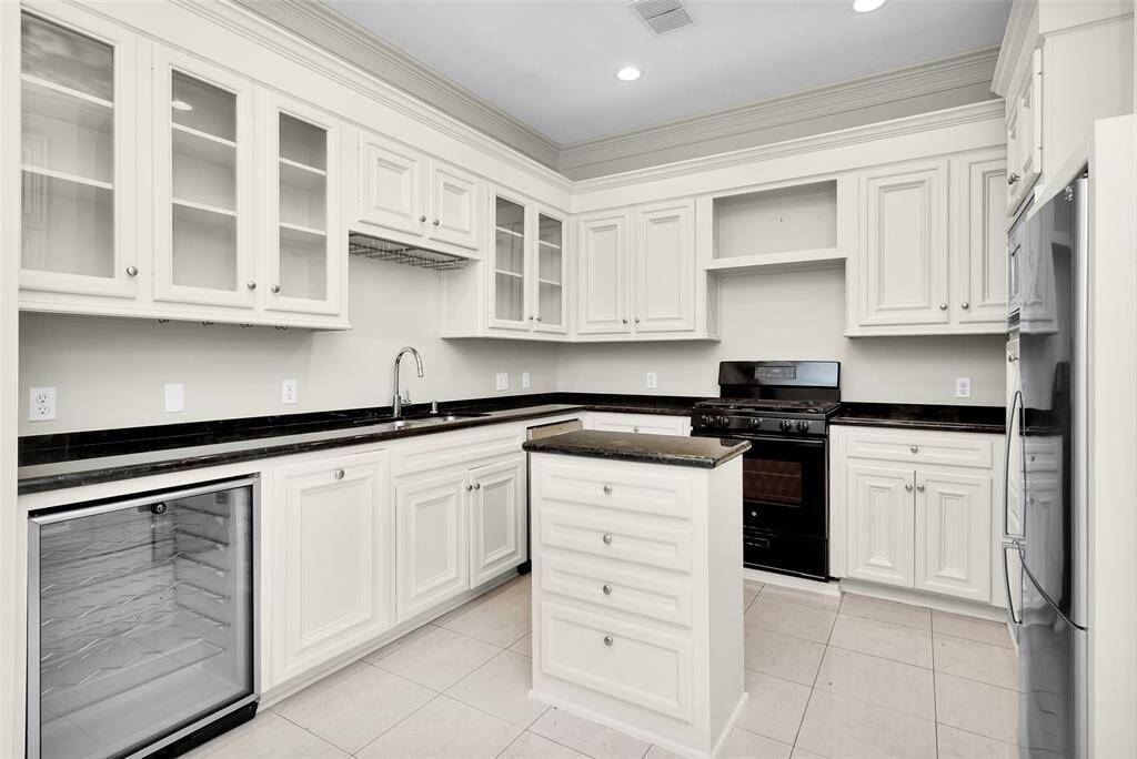 Chefs Dream Kitchen with Loads of Storage and Working Surfaces.