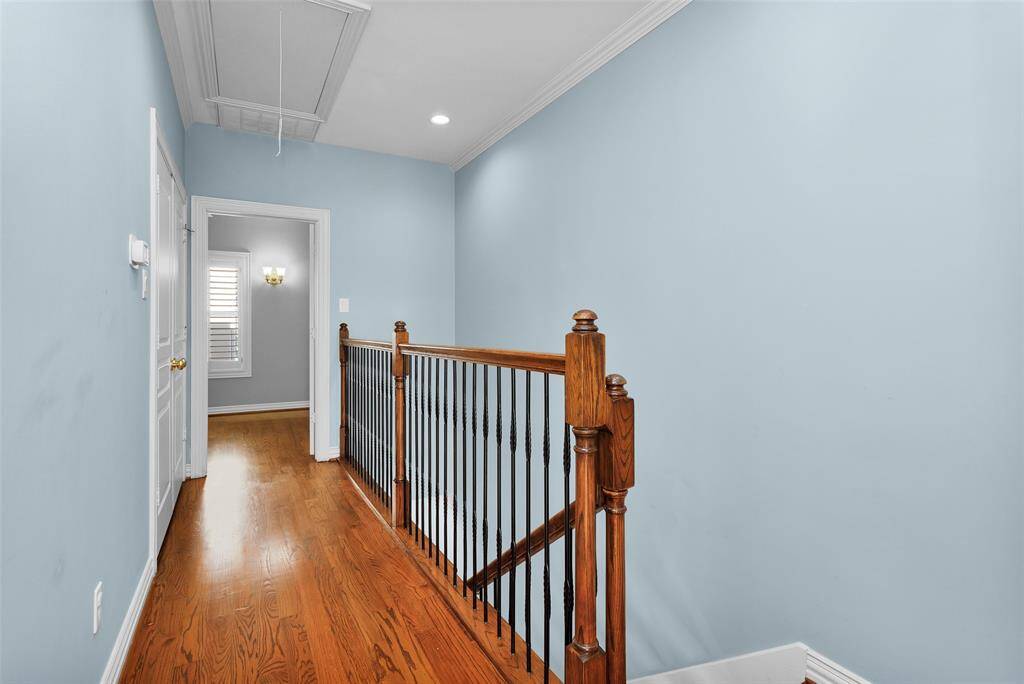 Third Floor Landing. Laundry on the Left