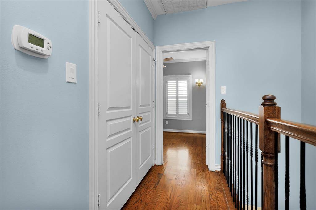 Third Floor Landing. Laundry on the Left