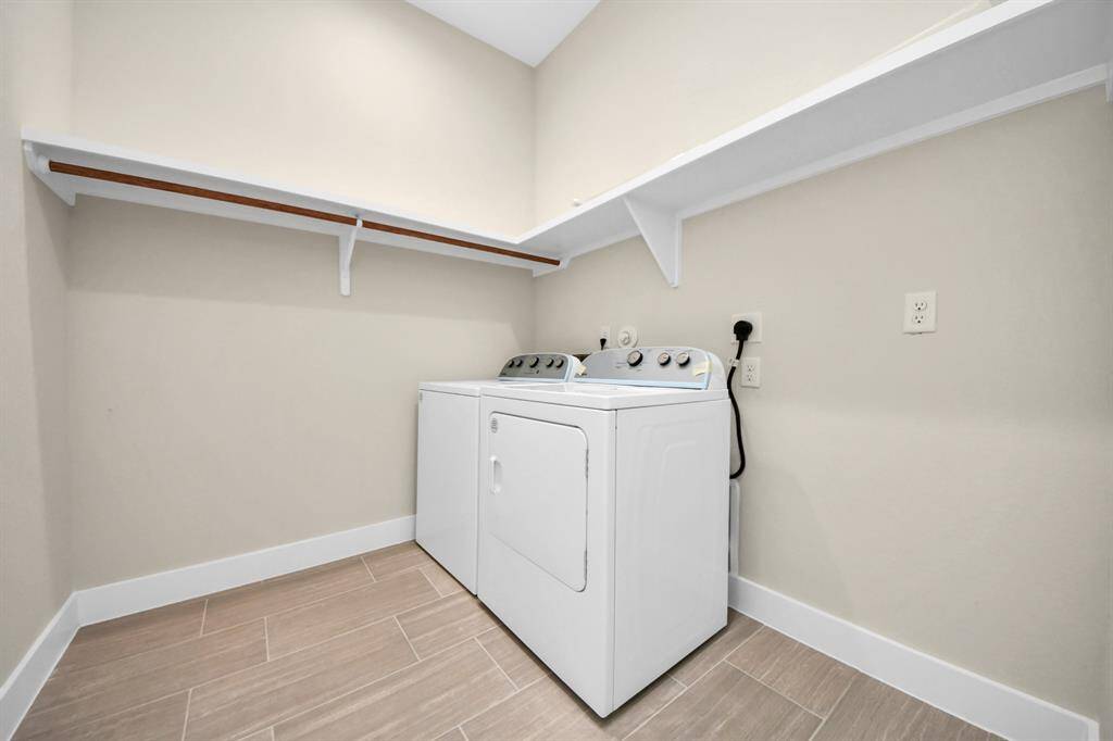 Spacious laundry