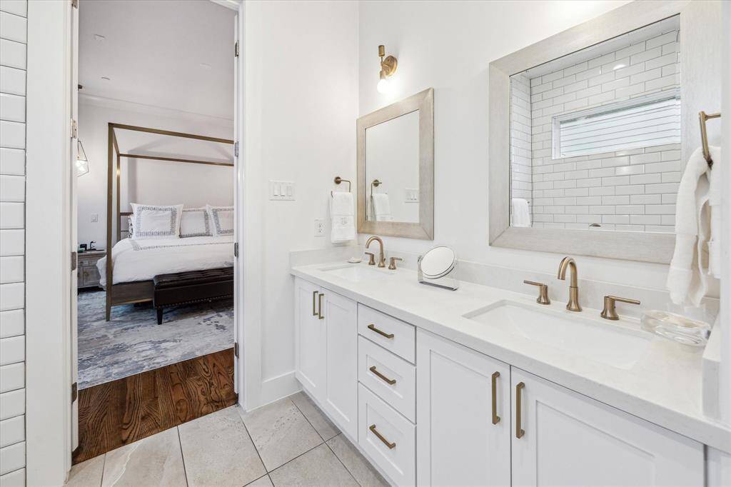 Brass hardware/fixtures throughout.