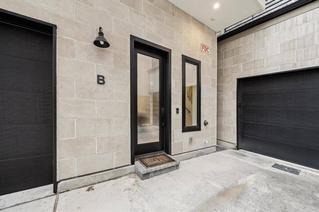 Entrance of UNIT B