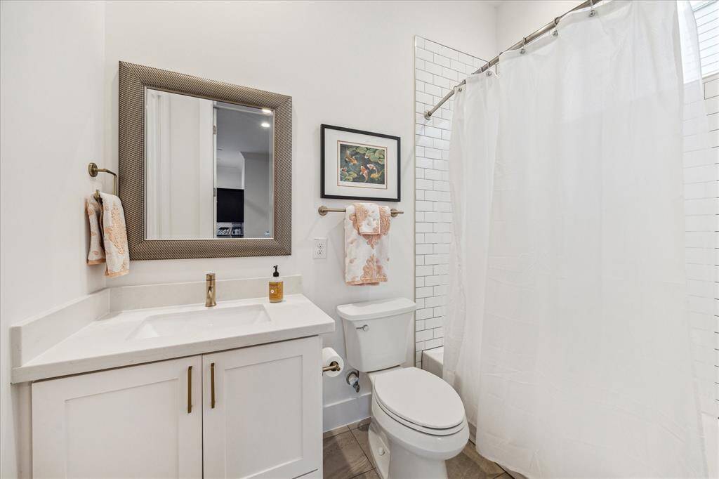 fourth floor has a bathroom too