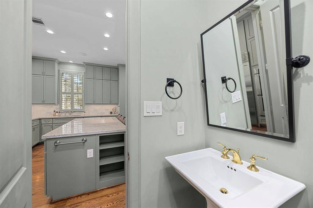 Powder bath