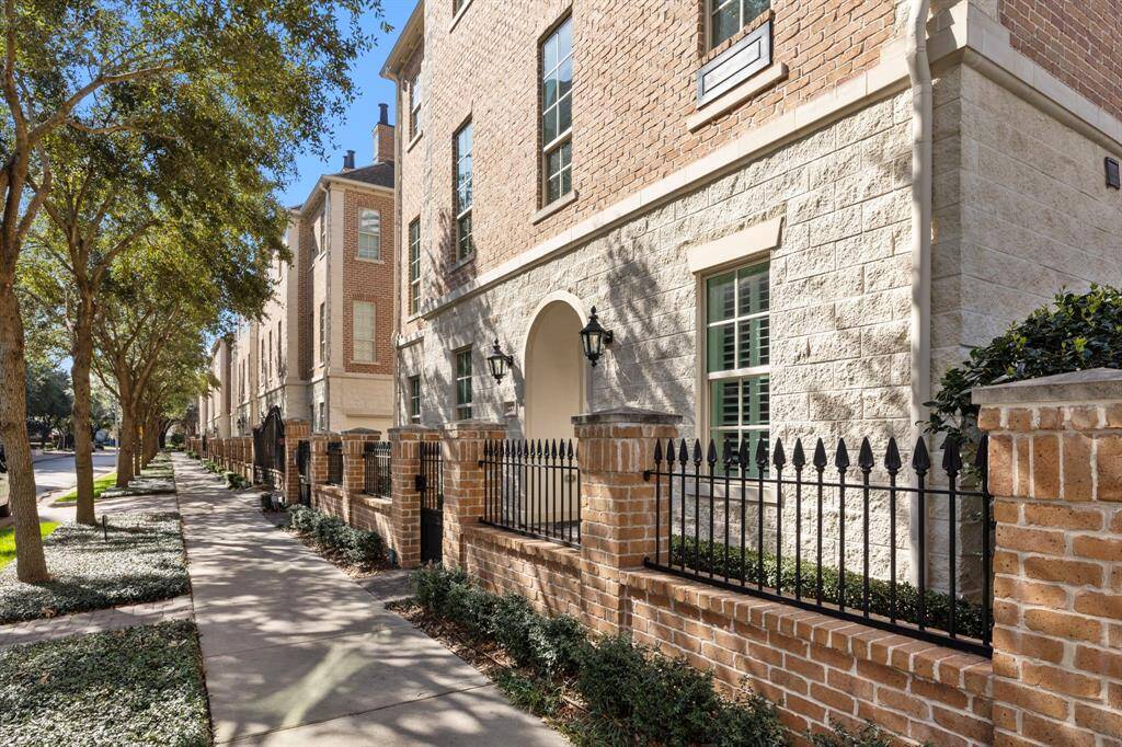 Located on a tree lined street, steps to world-renowned shopping and dining.