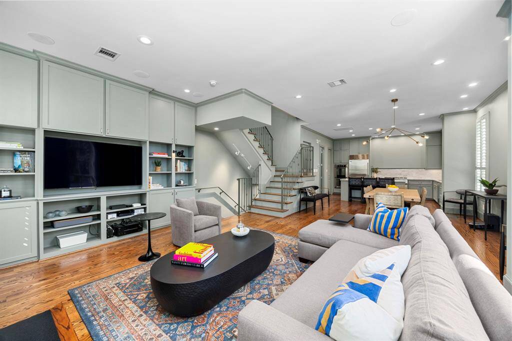 Versital open concept floor plan.