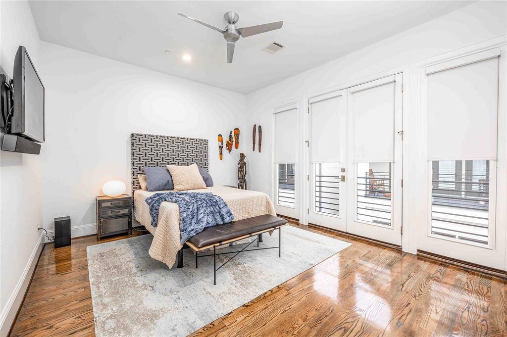 4th Floor guest bedroom with ensuite bathroom