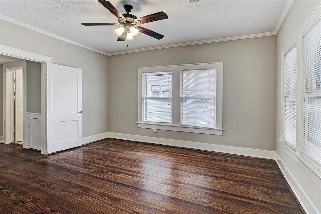 Convenient floor plan with 2/1 up + 2/1 down, Rich hardwoods throughout