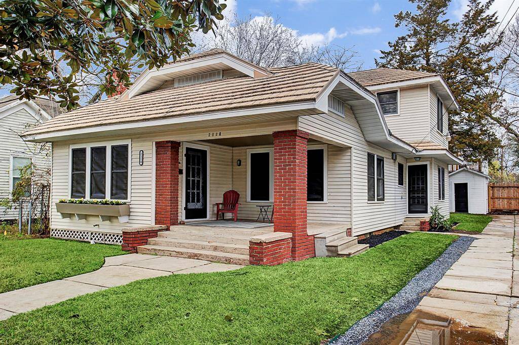 Large lot with spacious front & back green areas, Fresh landscaping 2025