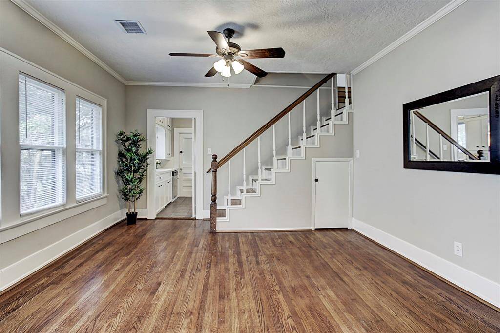 Great open formals & new paint in neutral/Designer colors 2023