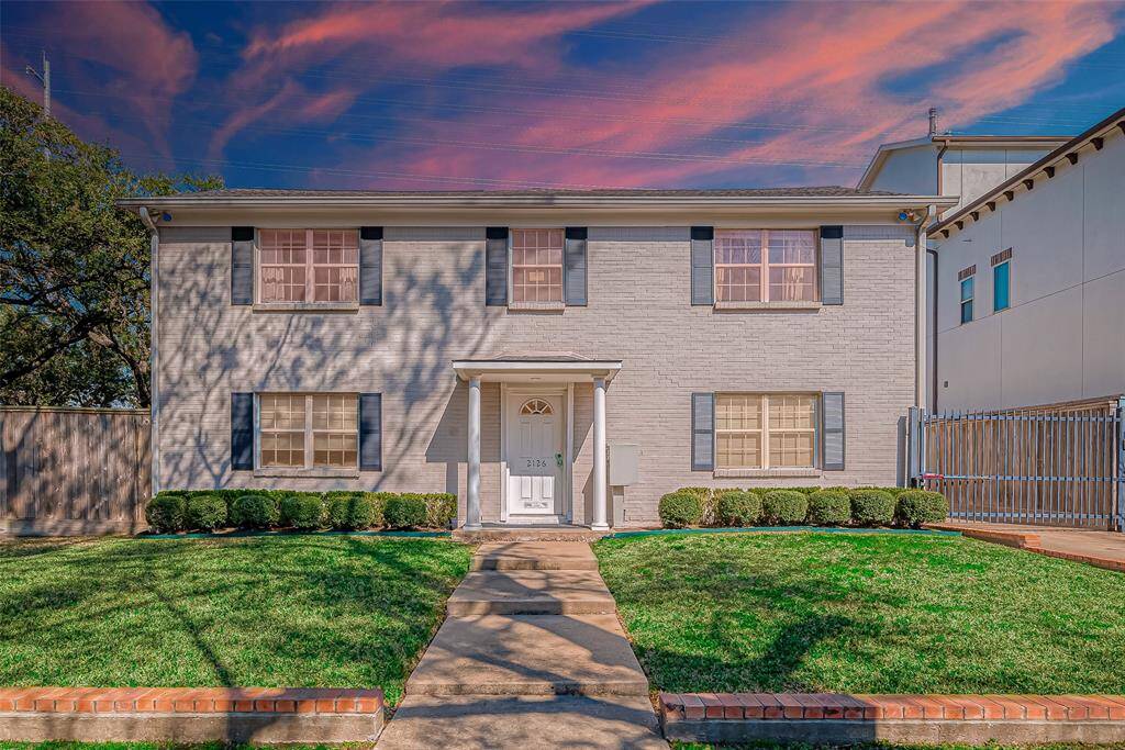 Discover 2126 Banks St, a prime Rice/Museum District gem just moments from the Texas Medical Center and Rice Village.