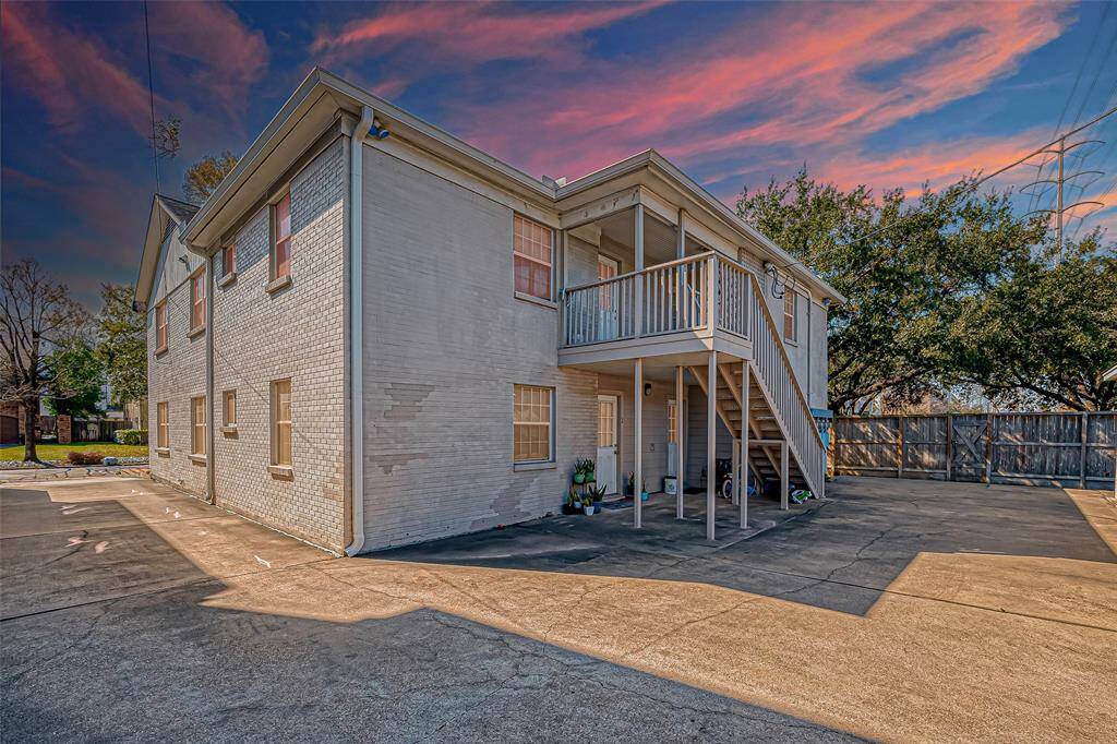 Ideal for new investors, this four-plex offers easy management with separate entries, meters, and parking for each unit.