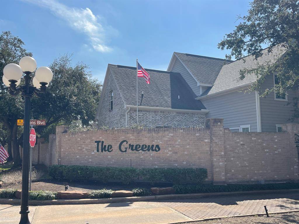 Entrance in to the The Greens at Pecan Grove Plantation.