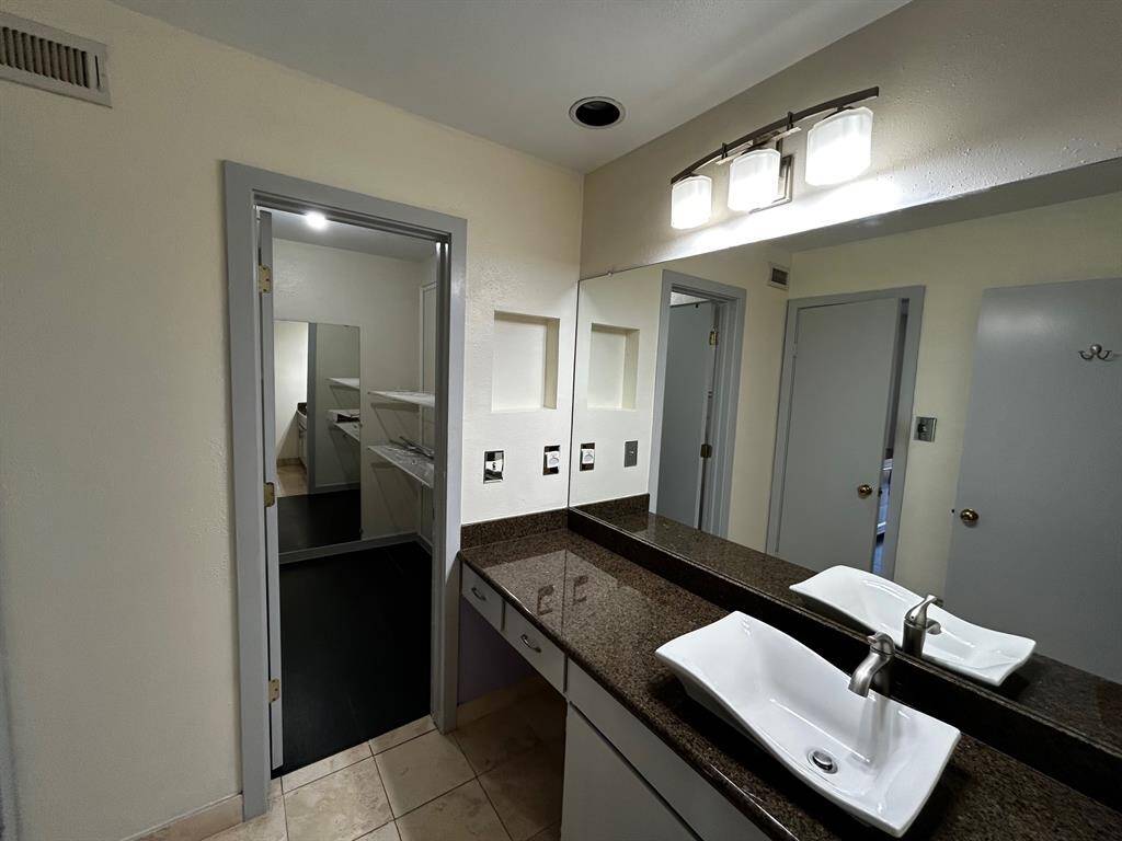 Barthroom