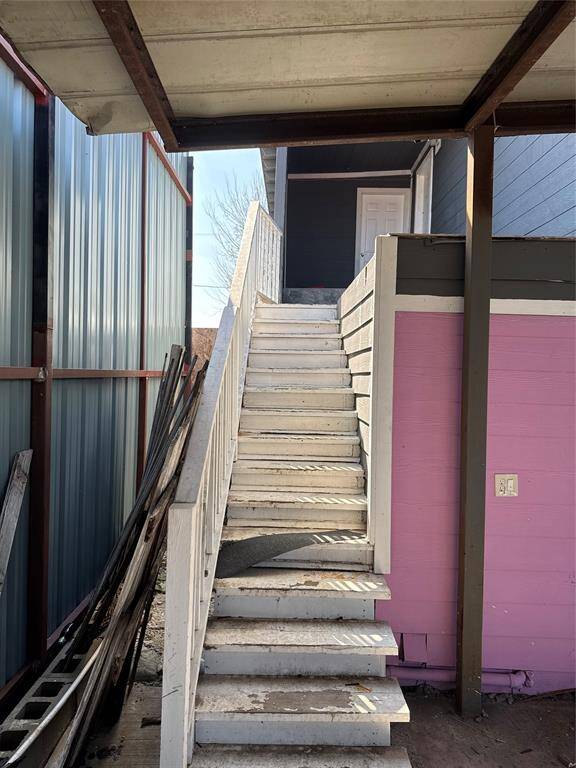 STAIRS -TO 2ND UNIT FRONT