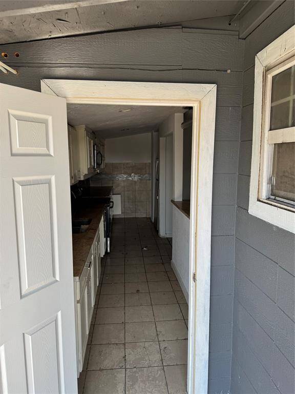 KITCHEN -SECOND FLOOR UNIT