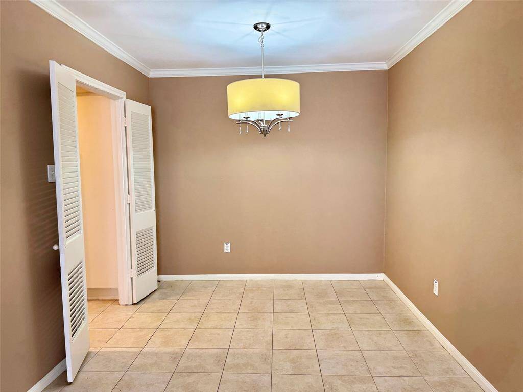 Dining room - note crown molding in common area rooms