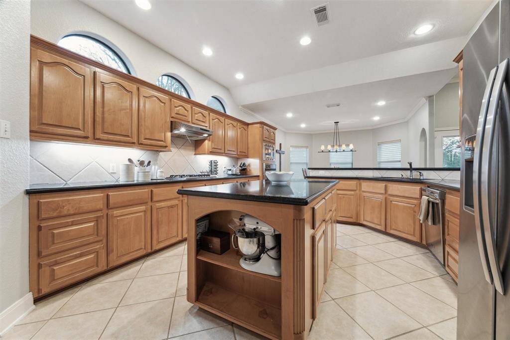 So much cabinet space!