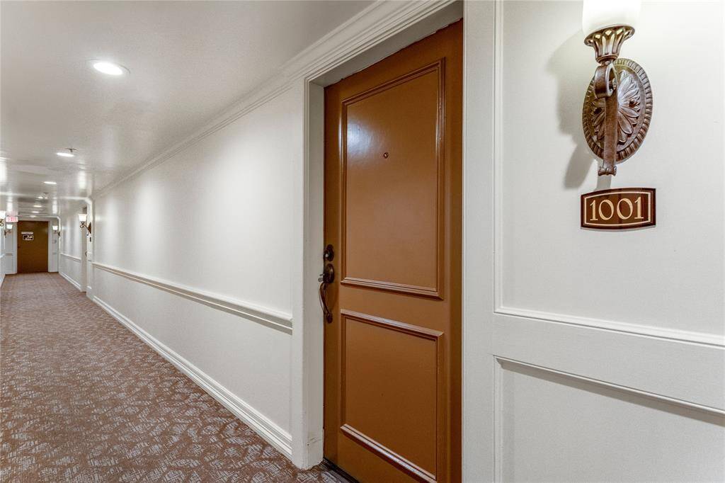 Up to the 10th floor, located near the elevator...