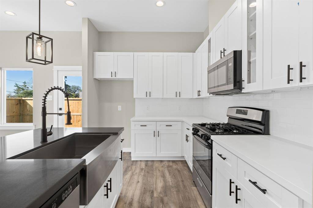 Quartz countertops