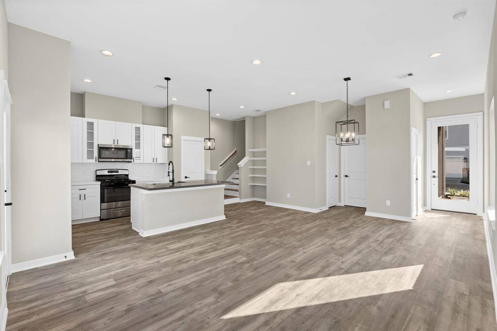 Spacious living room