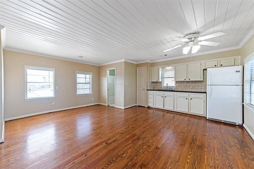 Family Room/Dining Area/Kitchenette