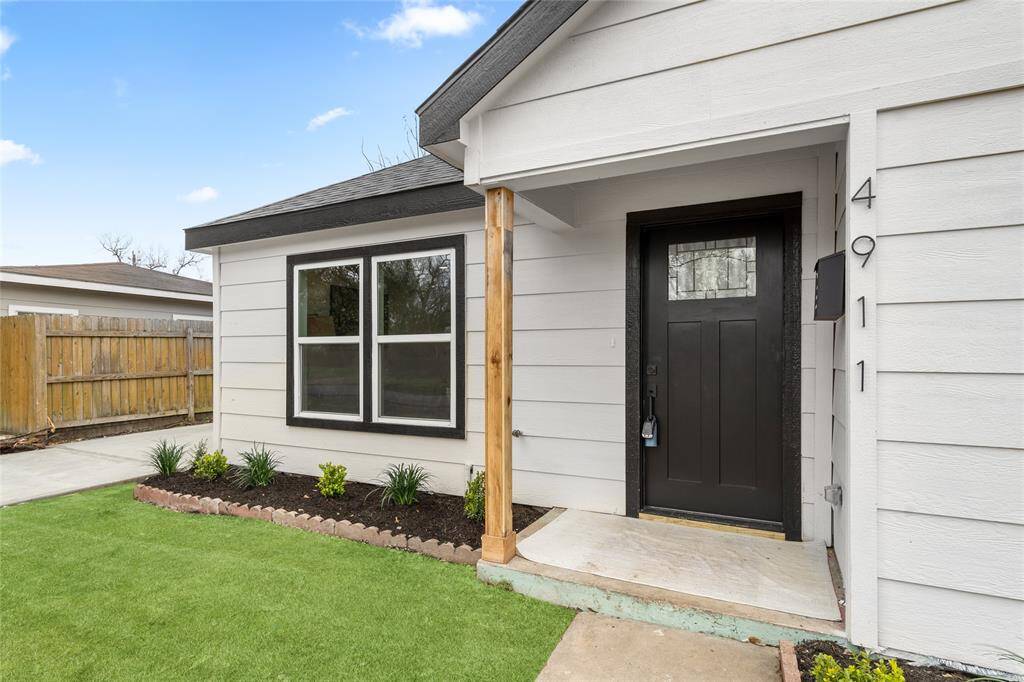 Welcome Home to 4911 Marietta
