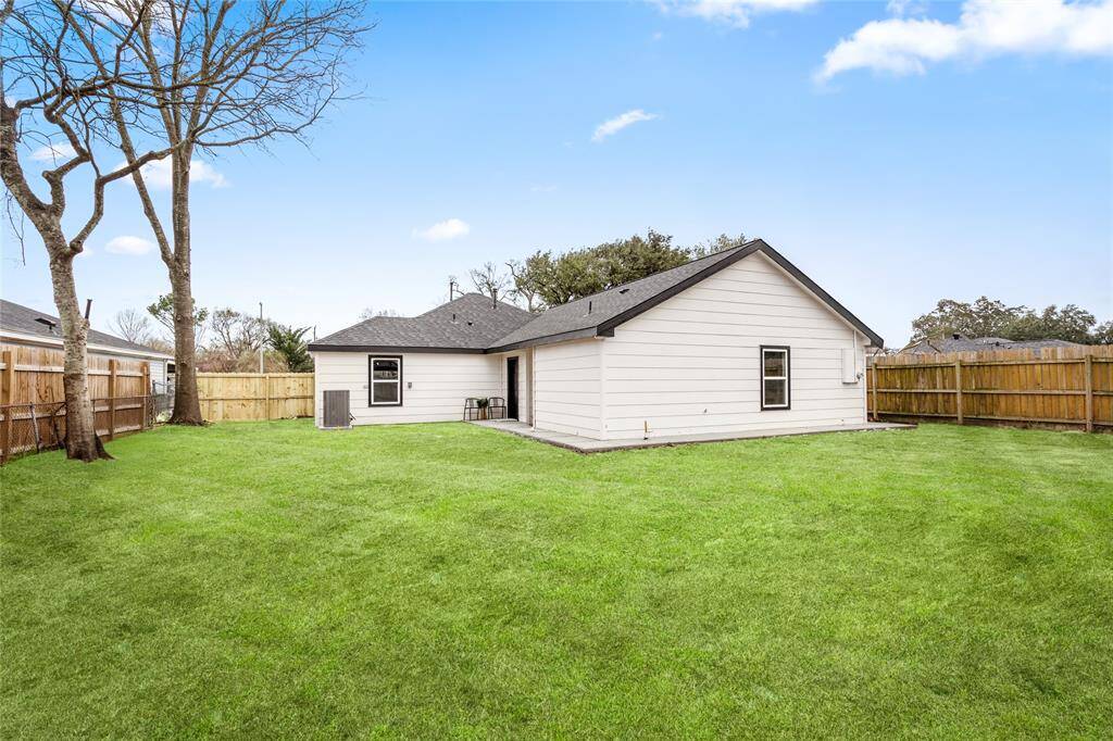 Back yard! plenty of room to create your own back yard oasis