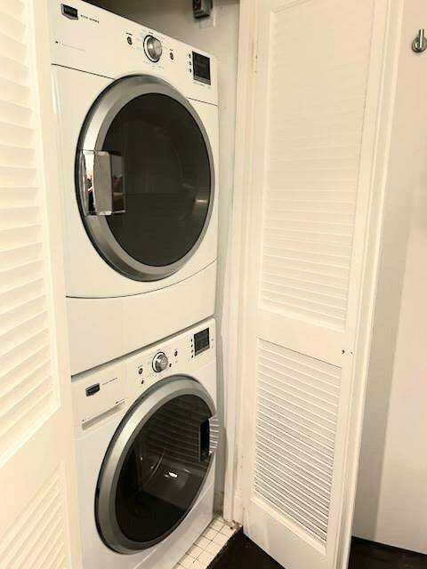 RECENT FULL SIZED WASHER DRYER