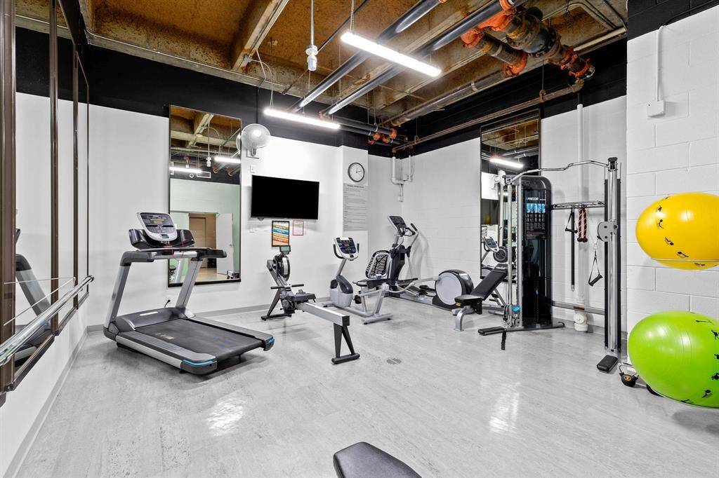 5000 MONTROSE BOAST AN ONSITE GYM