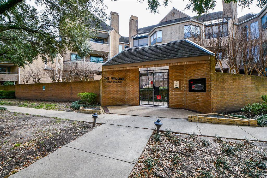 Gated security ensures safe tenant/visitor comings and goings.