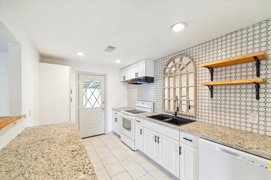 5606 Greencraig- 3 bedrooms/2 bathrooms updated home.