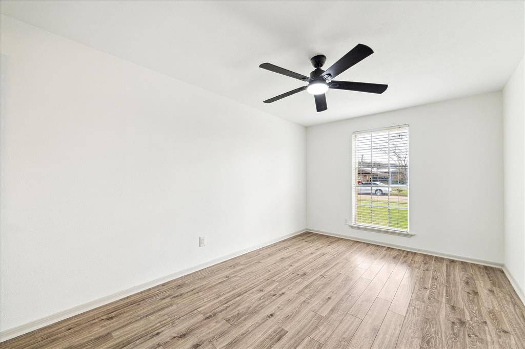 Third bedroom with ample closet space