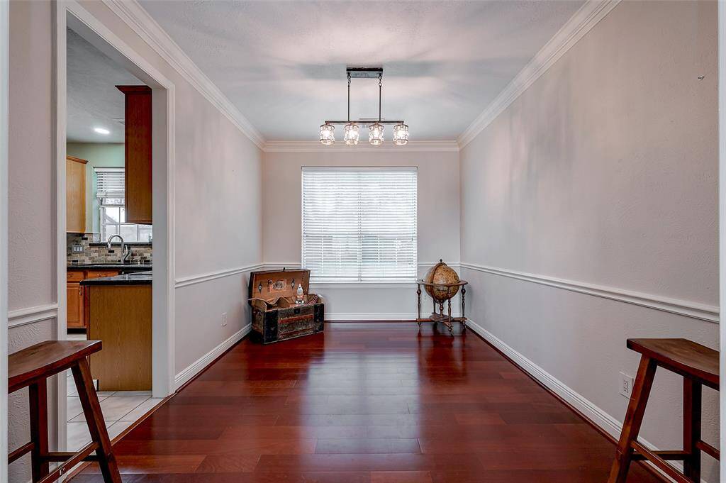 Formal Dining