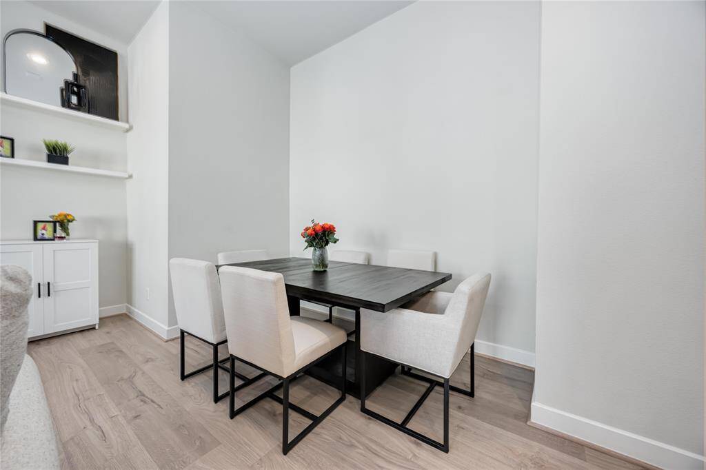 Dining area, perfect for entertaining guests in this open concept.