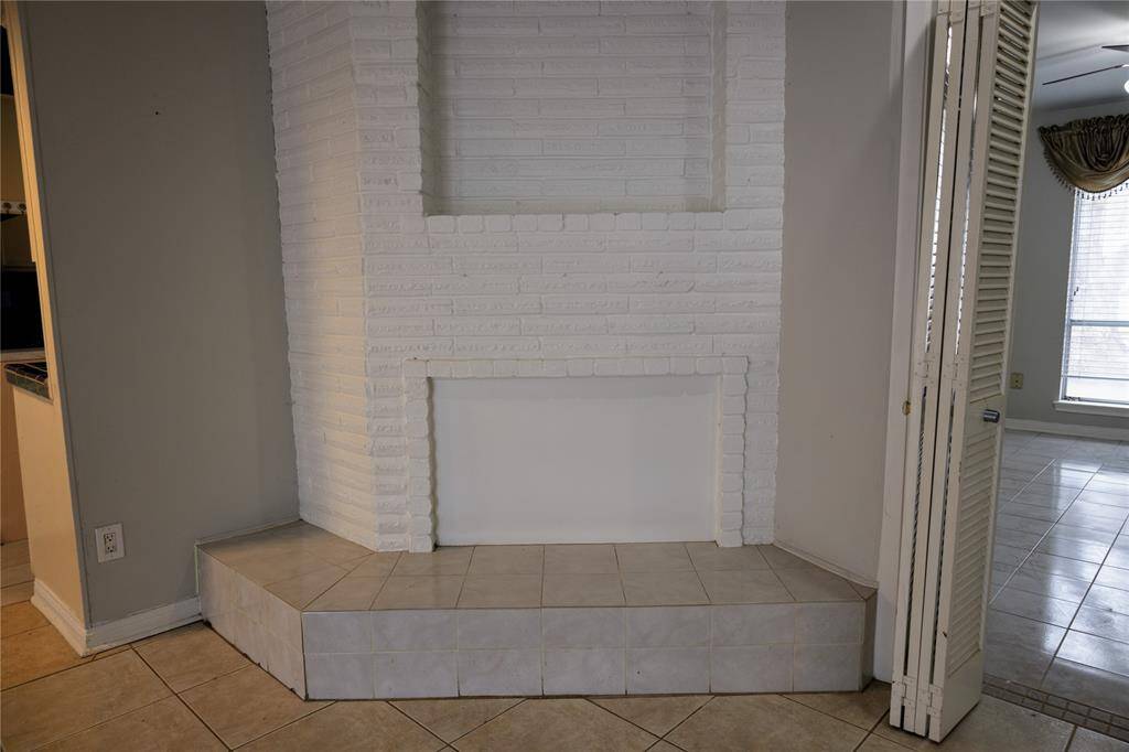 Living room - chimney