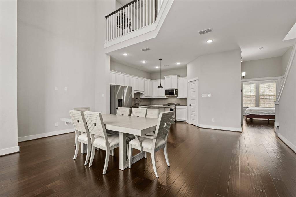 Second floor - High ceiling with large windows allows for a flood of natural light.