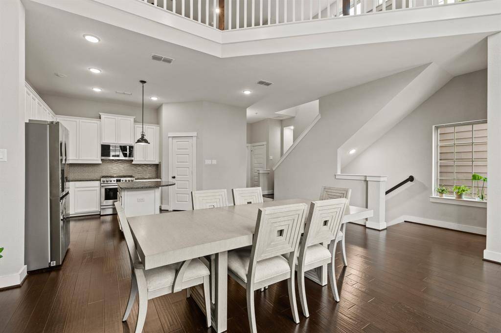 Second floor - High ceiling with large windows allows for a flood of natural light.