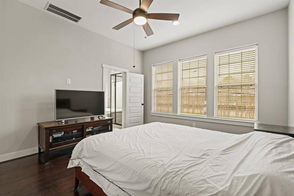 Second floor - Primary bedroom