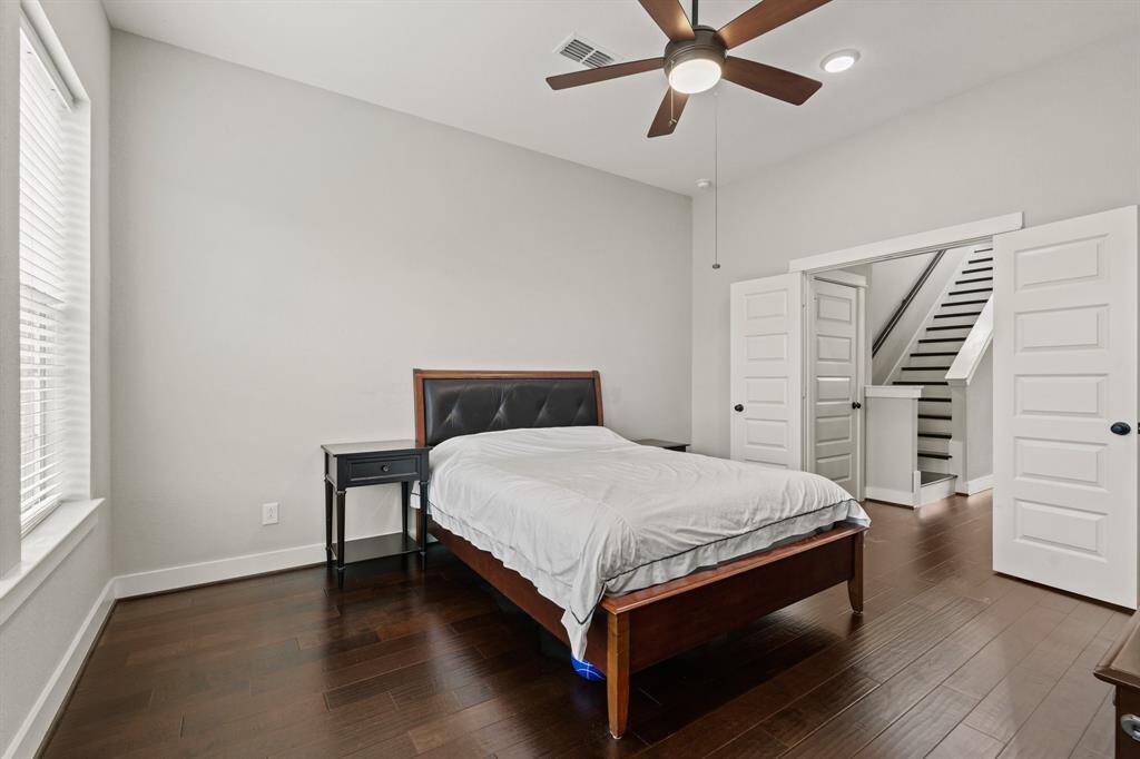 Second floor - Primary bedroom