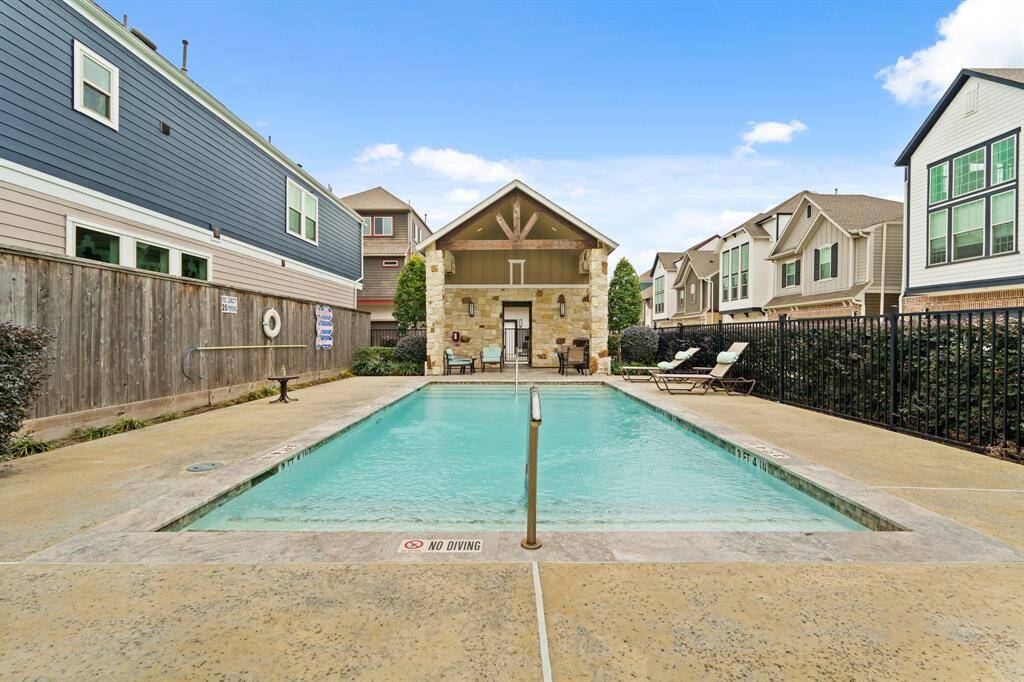 Community pool