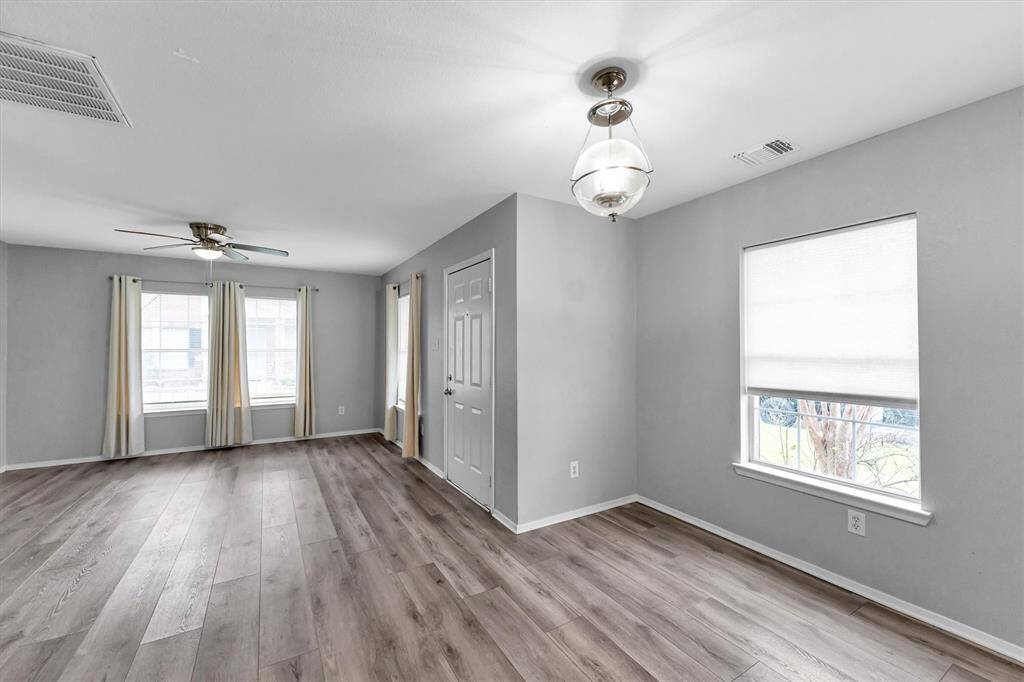 Breakfast Nook Open to Living Room