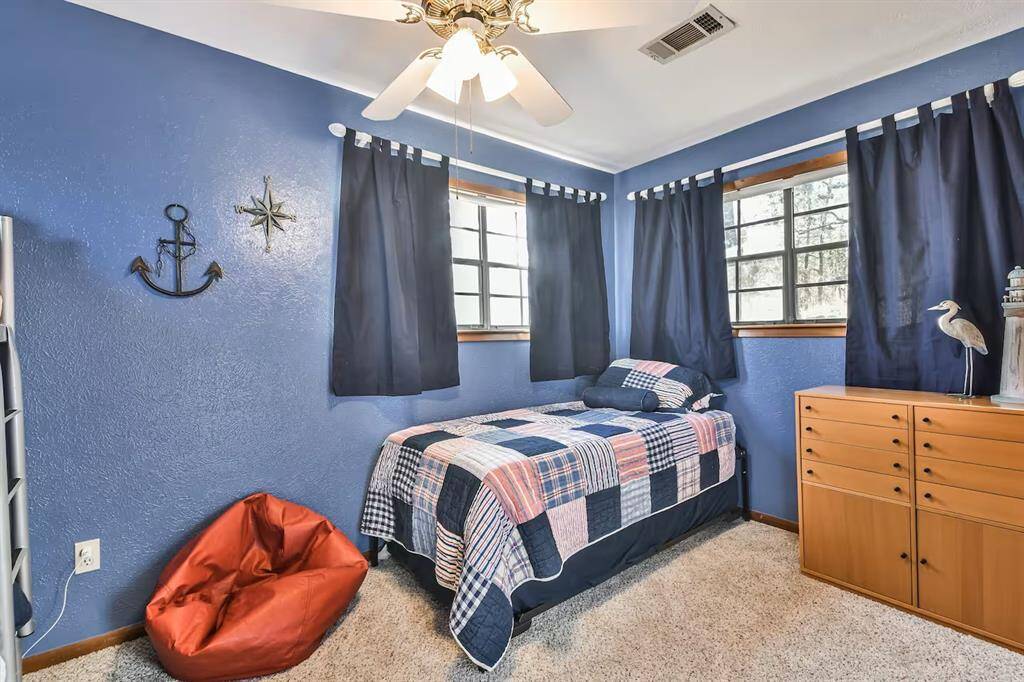 Another angle of bedroom 2 on level 3