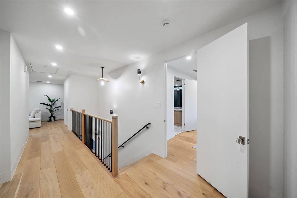 2nd Floor Landing