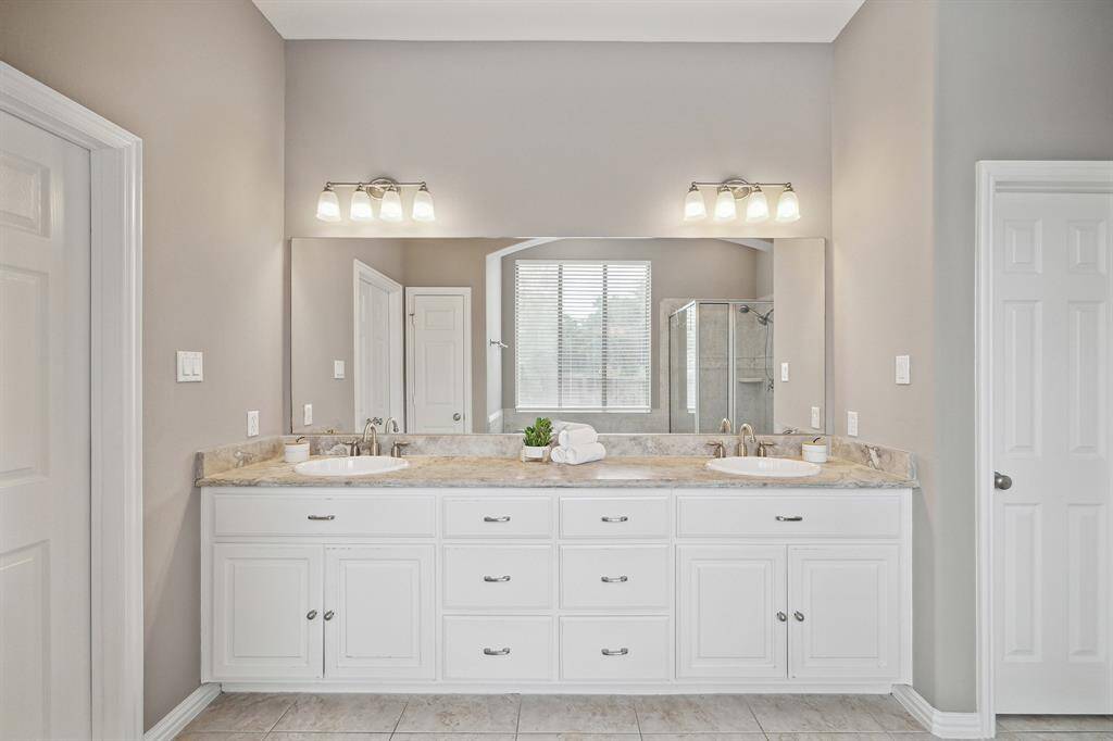 Gorgeous granite counters in Primary Bathroom.