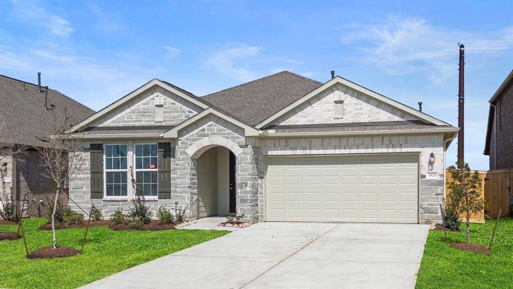 Welcome home to 3924 Silver Falls Lane located in Westland Ranch and zoned to Clear Creek ISD.