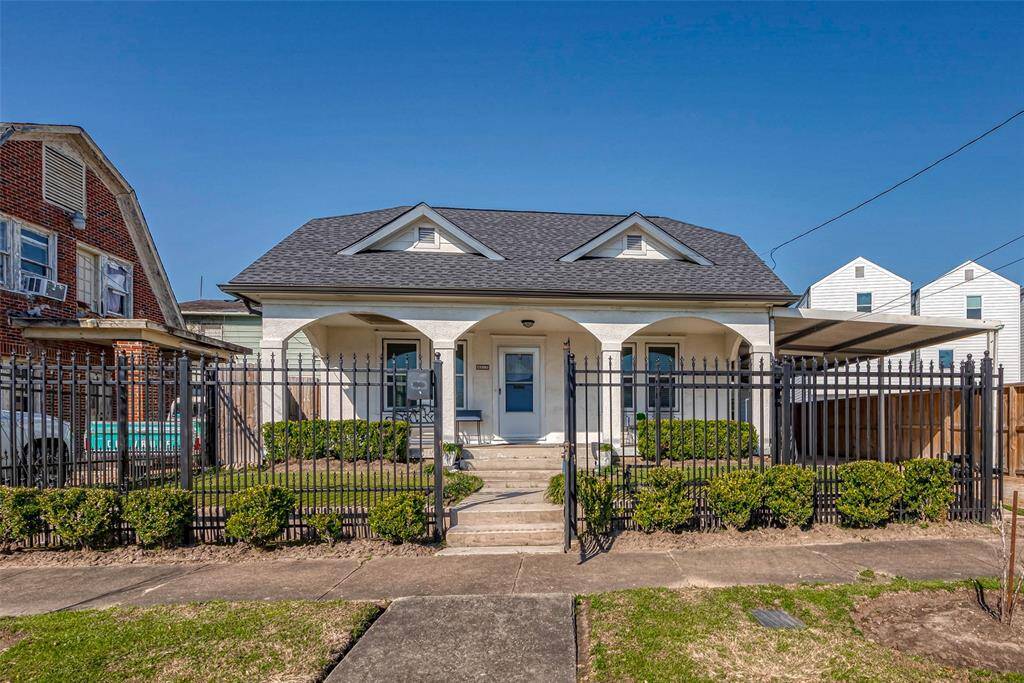 Privately Gated Home