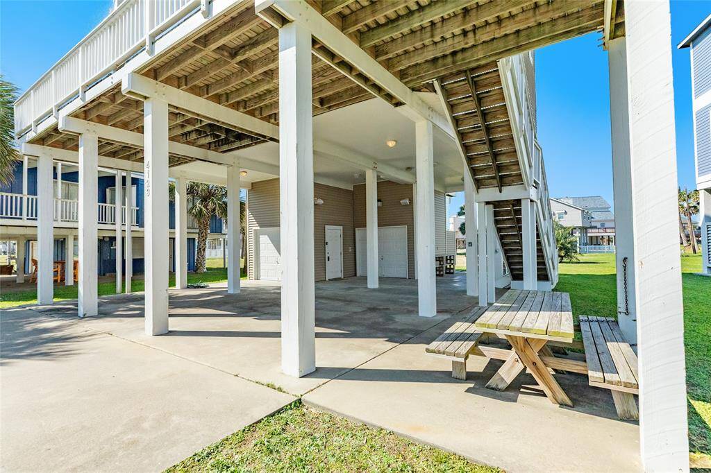 Upper deck with beach views.